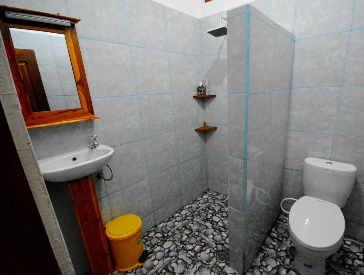 World Bnb Labuan Bajo Exterior photo