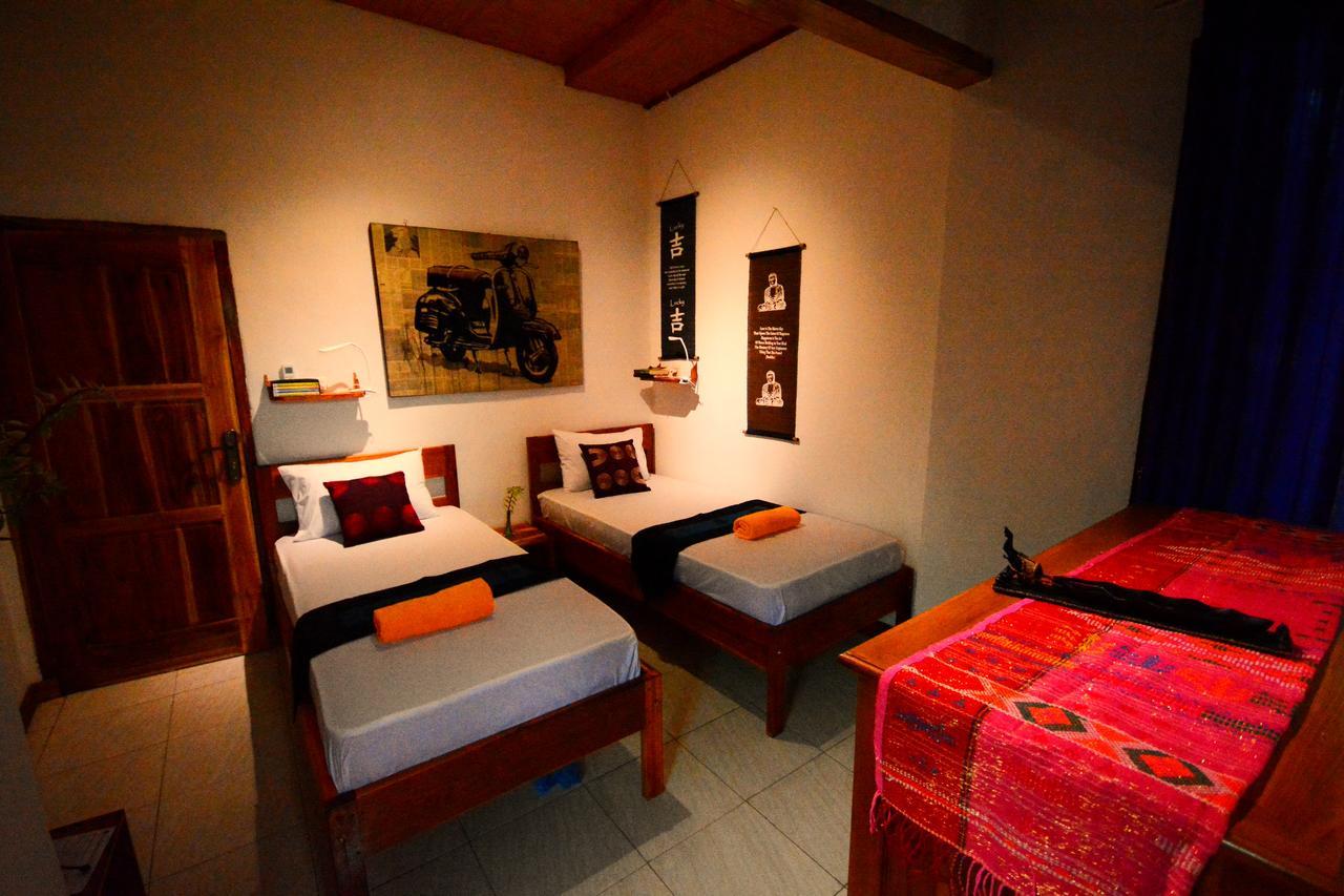 World Bnb Labuan Bajo Exterior photo