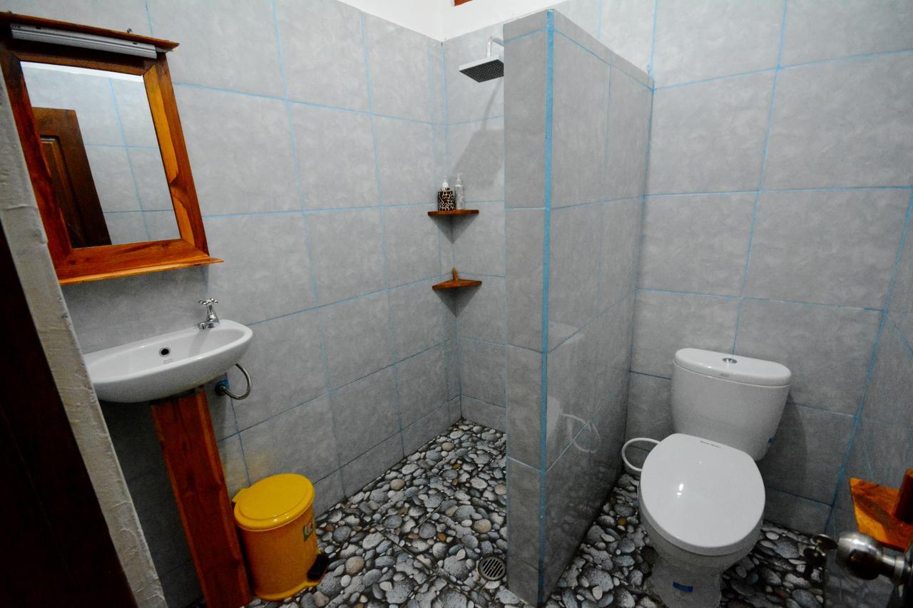 World Bnb Labuan Bajo Exterior photo