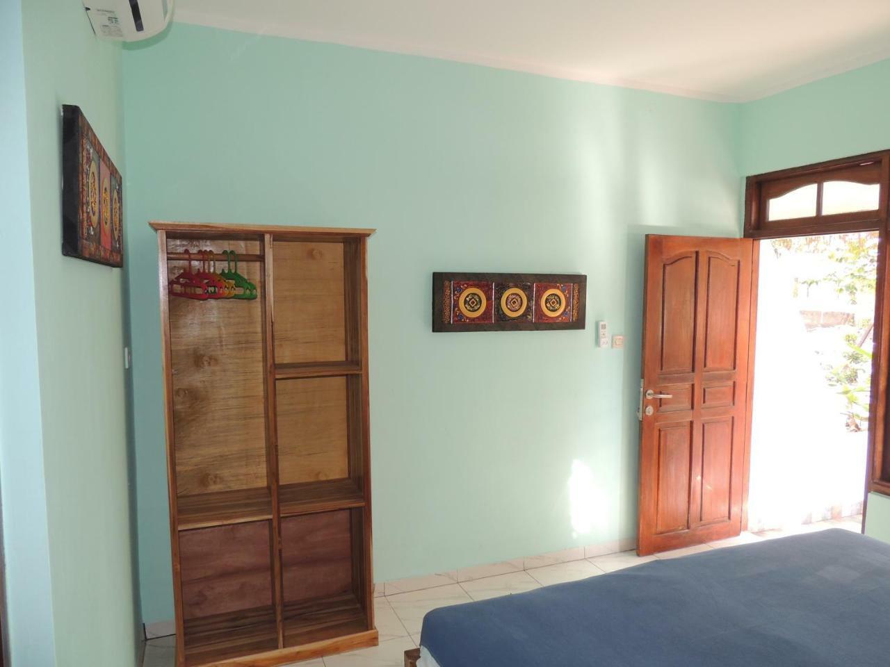 World Bnb Labuan Bajo Exterior photo