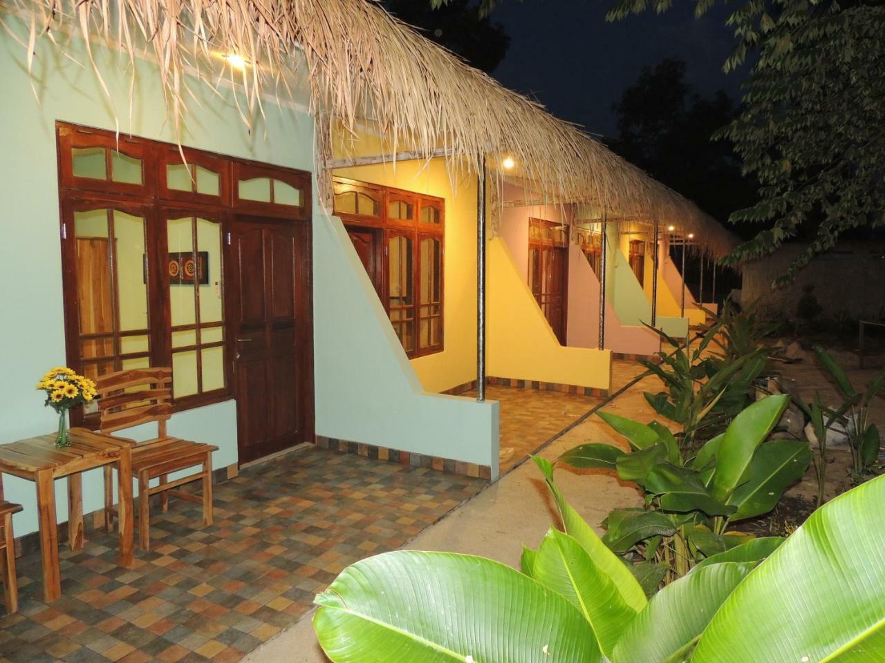 World Bnb Labuan Bajo Exterior photo