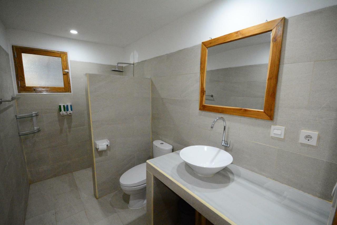 World Bnb Labuan Bajo Exterior photo