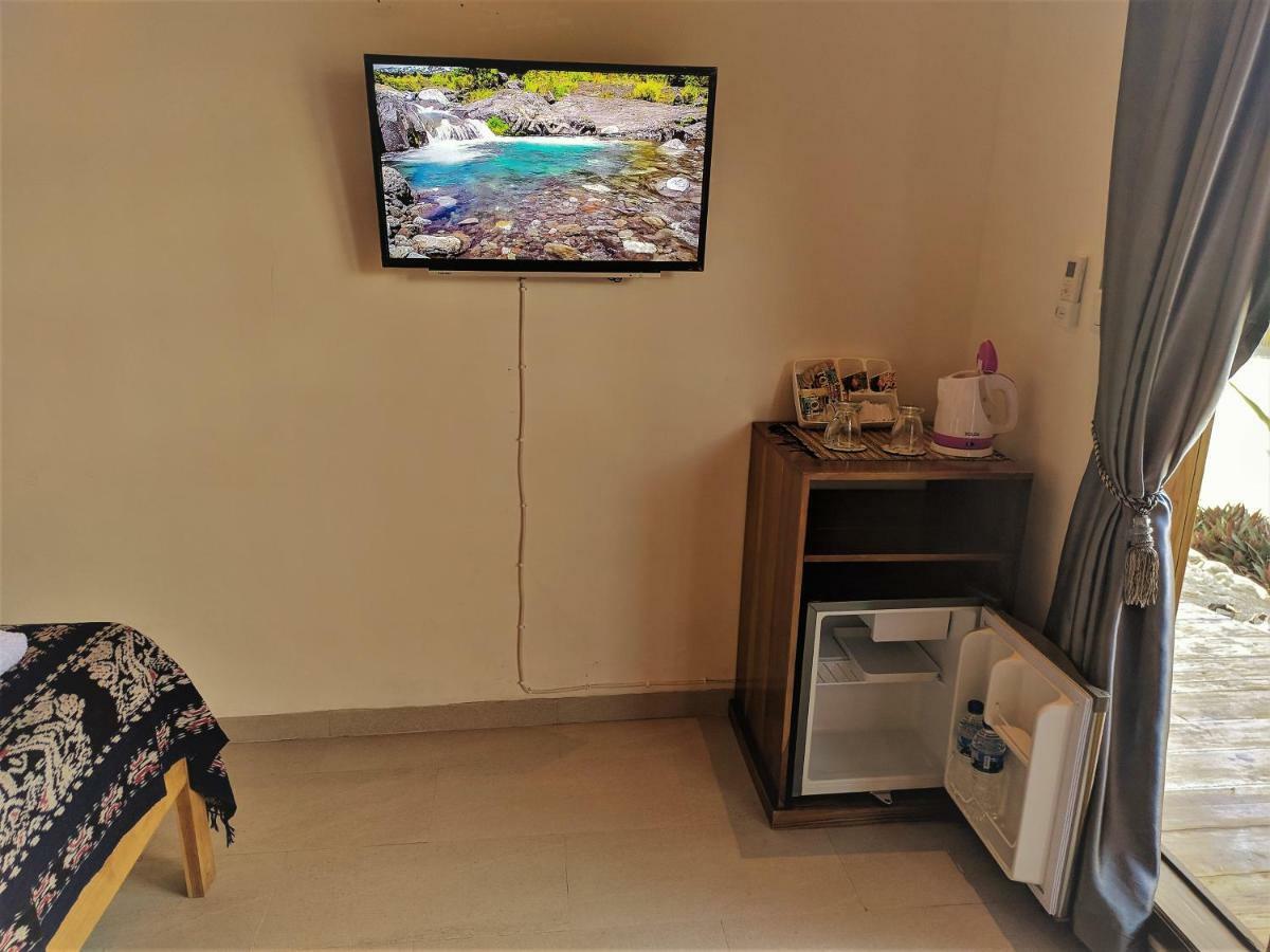 World Bnb Labuan Bajo Exterior photo